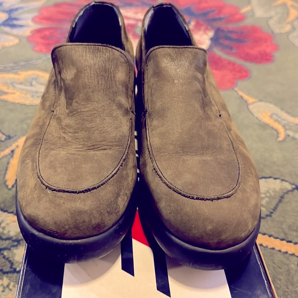 Nine West, cloud Nine, brown suede, slip on shoe, Size 91/2 - Picture 5 of 6